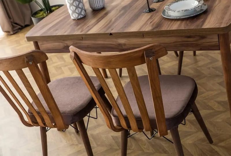 Alvryn Matgrupp Bord 130 cm + 4 Stolar - Brun - Möbler - Bord & matgrupp - Matgrupp