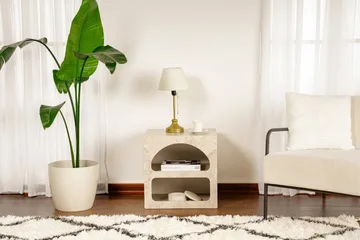 Dalim Sängbord 50 cm - Travertine/Sandsten - Möbler - Bord & matgrupp - Avlastningsbord & sidobord - Sängbord & nattduksbord