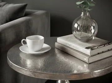 Dalor Runt sidobord 40 cm i aluminium med rå finish - silver - Möbler - Bord & matgrupp - Avlastningsbord & sidobord - Piedestal & blompiedestal