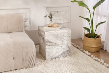 Elnor Sidobord 45 cm - Vit marmor - Möbler - Bord & matgrupp - Avlastningsbord & sidobord - Brickbord & småbord