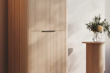 Kopparbo Högskåp Vitlaserad Ek - Ljust vitlaserat ekträ - Förvaring - Skåp - Förvaringsskåp