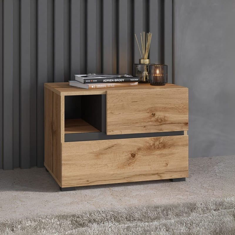 Sängbord Cross S med 2 lådor - Wotan Ek - Möbler - Bord & matgrupp - Avlastningsbord & sidobord - Sängbord & nattduksbord