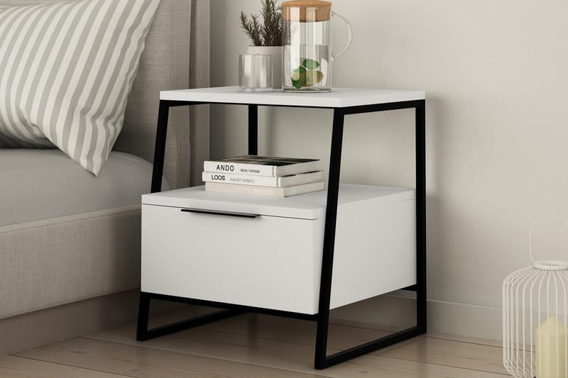 Bodsjö Sängbord 45 cm med Förvaring Hylla + Lucka - Vit/Svart - Möbler - Bord & matgrupp - Avlastningsbord & sidobord - Sängbord & nattduksbord