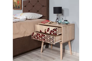 Brokind Sängbord 60 cm med Förvaring 2 Lådor Trianglar - Natur/Röd - Möbler - Bord & matgrupp - Avlastningsbord & sidobord - Sängbord & nattduksbord