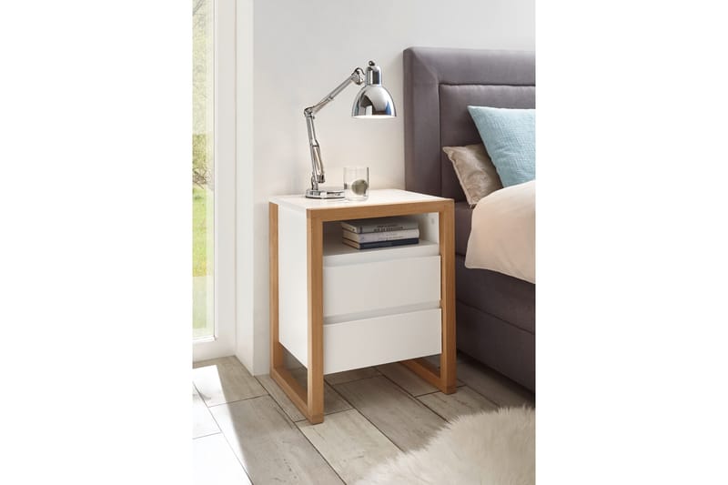 Nuzman Nattduksbord 48 cm - Vit/Ek - Möbler - Bord & matgrupp - Avlastningsbord & sidobord - Sängbord & nattduksbord