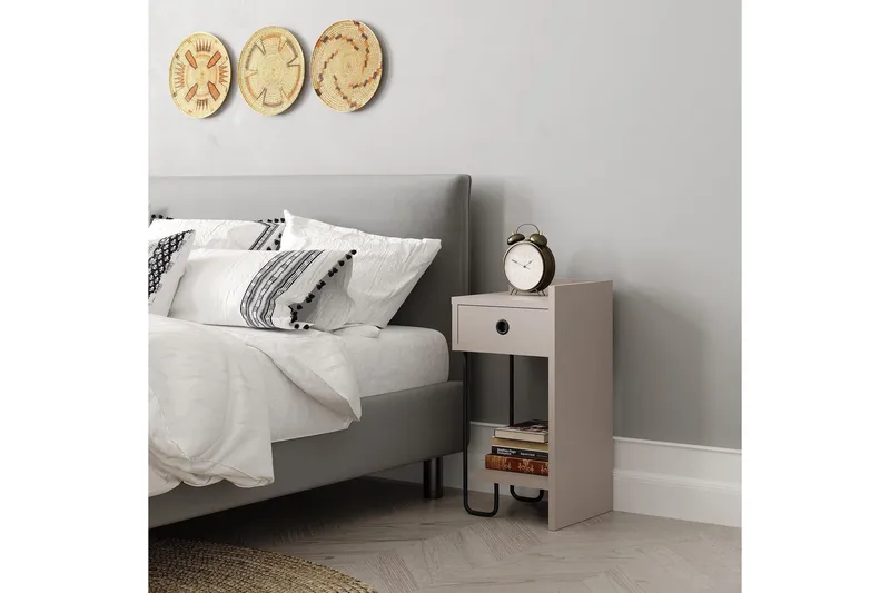 Sirius Sängbord 32x30 cm Ljusbrun - Hanah Home - Möbler - Bord & matgrupp - Avlastningsbord & sidobord - Sängbord & nattduksbord