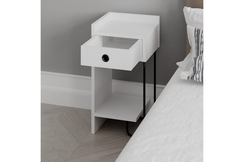 Sängbord Sirius 32x30 cm Vit - Hanah Home - Möbler - Bord & matgrupp - Avlastningsbord & sidobord - Sängbord & nattduksbord