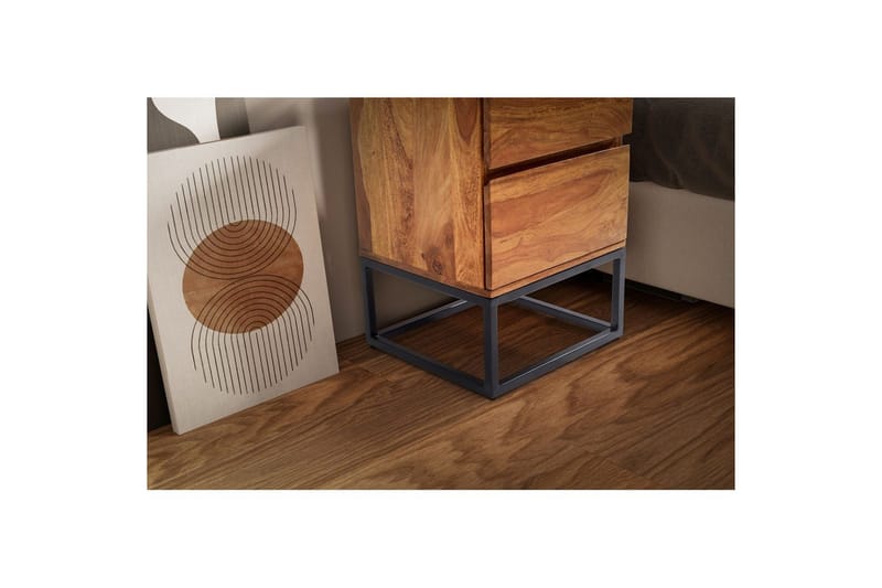 Sängbord Wohnling Modern look med 2 lådor tillverkade av massivt sheeshamträ i en industriell look - Möbler - Bord & matgrupp - Avlastningsbord & sidobord - Sängbord & nattduksbord