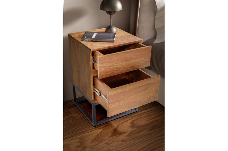 Sängbord Wohnling Modern look med 2 lådor tillverkade av massivt sheeshamträ i en industriell look - Möbler - Bord & matgrupp - Avlastningsbord & sidobord - Sängbord & nattduksbord