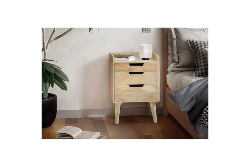 Sängbord Wohnling Modern look med 3 lådor tillverkade av massivt mangoträ en förvaringshylla - Möbler - Bord & matgrupp - Avlastningsbord & sidobord - Sängbord & nattduksbord