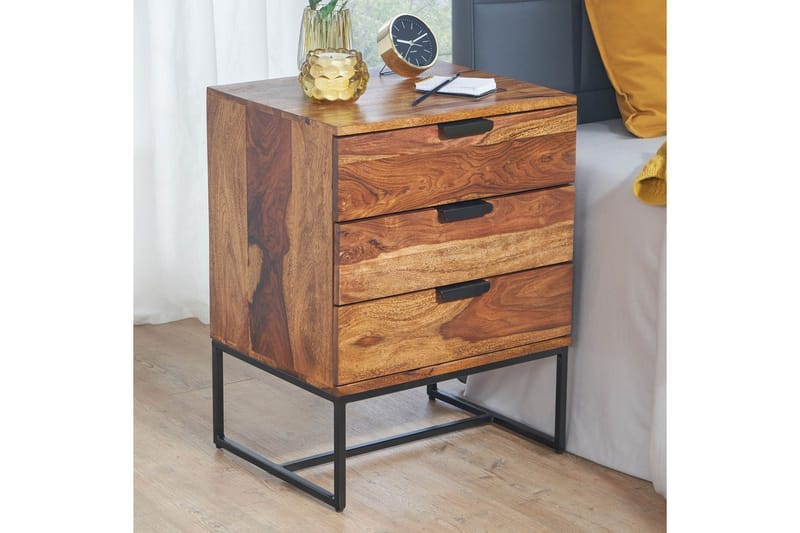 Sängbord Wohnling Tillverkad av massivt trä för boxspring-säng med 3 lådor lantlig stil - Möbler - Bord & matgrupp - Avlastningsbord & sidobord - Sängbord & nattduksbord