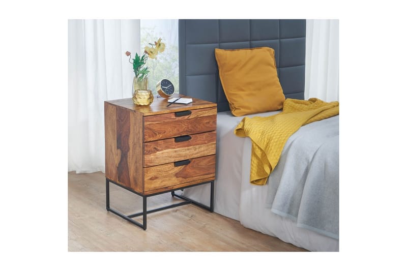 Sängbord Wohnling Tillverkad av massivt trä för boxspring-säng med 3 lådor lantlig stil - Möbler - Bord & matgrupp - Avlastningsbord & sidobord - Sängbord & nattduksbord