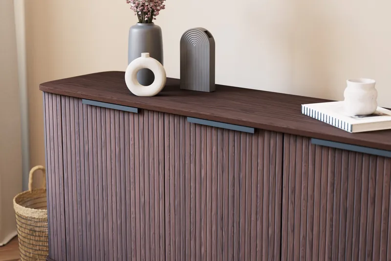 Kopparbo Sideboard med Förvaring Ribbad - Mörkbrunt / Valnöt / Trä - Förvaring - Förvaringsmöbler - Sideboard & skänk