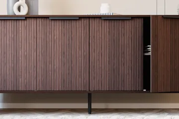 Kopparbo Sideboard med Förvaring Ribbad - Mörkbrunt / Valnöt / Trä - Förvaring - Förvaringsmöbler - Sideboard & skänk