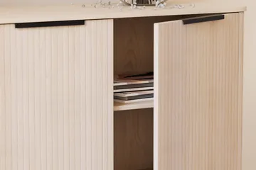 Kopparbo Sideboard Vitlaserad Ek - Ljust vitlaserat ekträ - Förvaring - Förvaringsmöbler - Sideboard & skänk