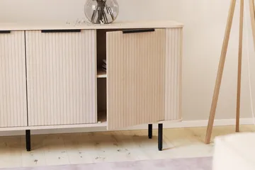 Kopparbo Ribbad Sideboard med Förvaring - Vitlaserad / Ljus Ek / Trä - Förvaring - Förvaringsmöbler - Sideboard & skänk