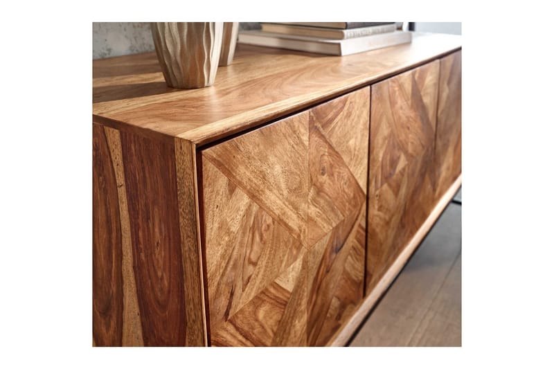 Sideboard Wohnling Massivt trä, triangulär optisk inläggning, 123 cm med 3 dörrar, industriell - Möbler - Bord & matgrupp - Avlastningsbord & sidobord - Konsolbord & hallbord