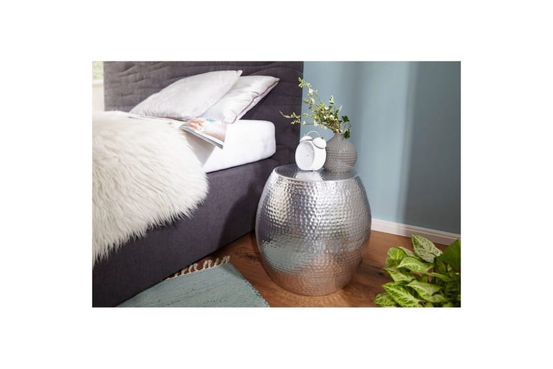 Sido bord Wohnling rund 30 cm, 42 cm höjd, aluminium med hamrat utseende, orientalisk stil Silver - Silver - Möbler - Bord & matgrupp - Avlastningsbord & sidobord - Brickbord & småbord