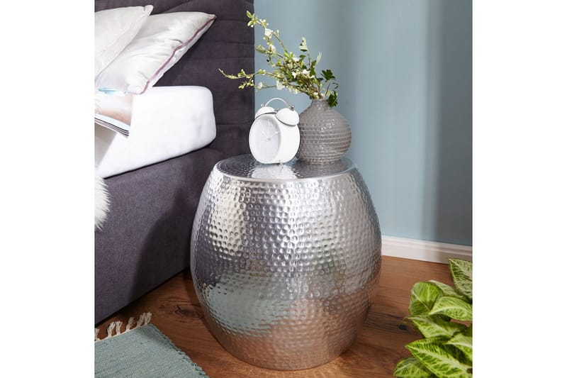 Sido bord Wohnling rund 30 cm, 42 cm höjd, aluminium med hamrat utseende, orientalisk stil Silver - Silver - Möbler - Bord & matgrupp - Avlastningsbord & sidobord - Lampbord & sidobord