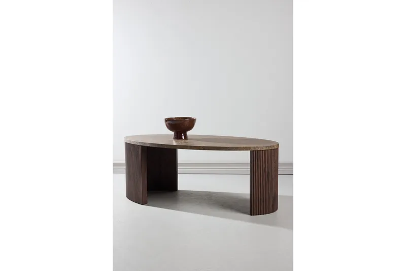 Bristol 120 cm Ovalt Soffbord i Marmor med Räfflade Träben - Mellanbrun - Möbler - Bord & matgrupp - Soffbord