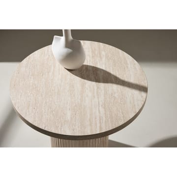 Härön Runt Soffbord 50 cm i Sten med Räfflad Pelarfot - Beige - Möbler - Bord & matgrupp - Soffbord