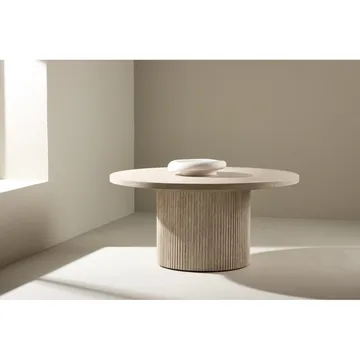 Härön Runt Soffbord 80 cm i Sten med Räfflad Pelarfot - Beige - Möbler - Bord & matgrupp - Soffbord