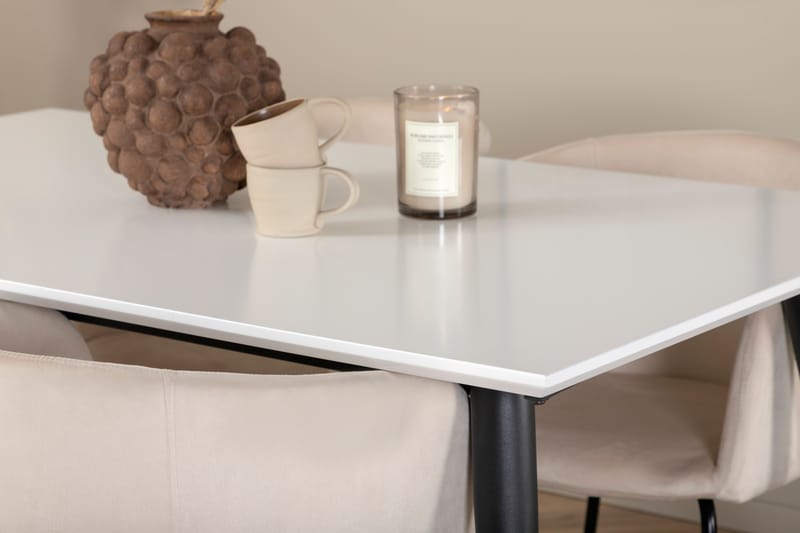 Jimmy Matgrupp 150 cm Rektangulär med 4 Berit stolar - Beige - Möbler - Bord & matgrupp - Matgrupp