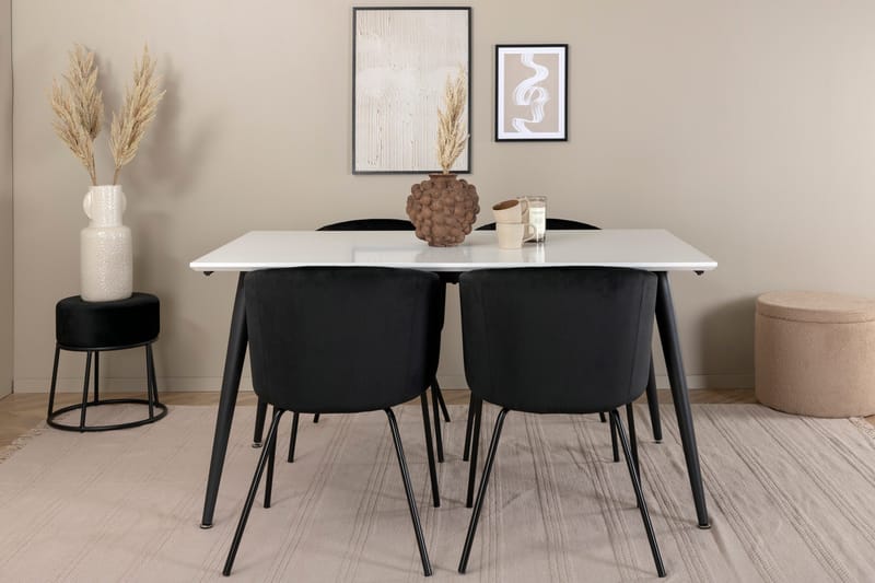 Jimmy Matgrupp 150 cm Rektangulär med 4 Berit stolar - Svart - Möbler - Bord & matgrupp - Matgrupp