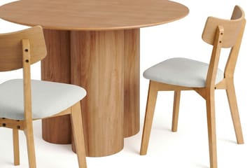 Juno Matgrupp 110 cm runt i Ek med 4 Amelia Matstolar med Dyna - Ek/Beige - Möbler - Bord & matgrupp - Matgrupp