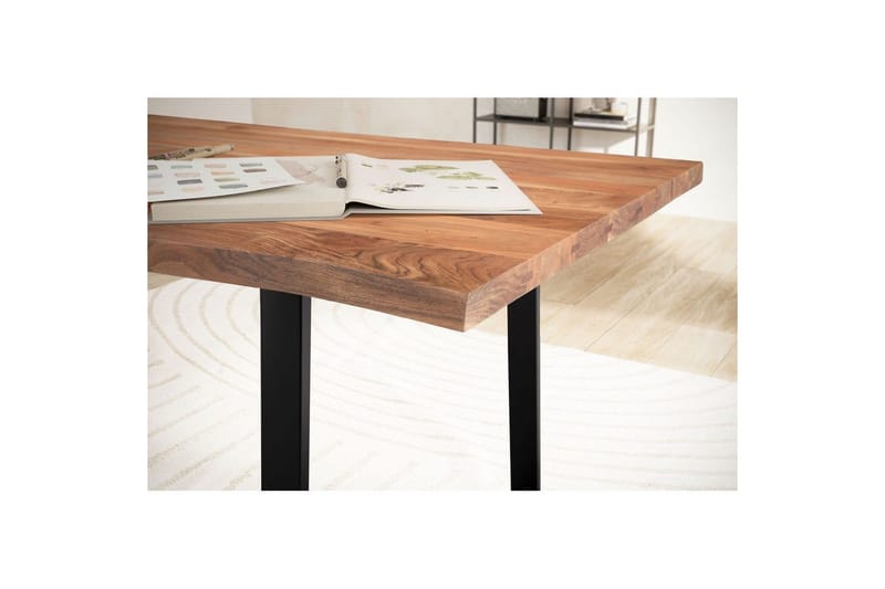 Skrivbord Wohnling Massiv trä träd kant metallben lantlig stil Svart, Rak, 140x60 cm - Svart, Rak, 140x60 cm - Möbler - Bord & matgrupp - Kontorsbord - Skrivbord