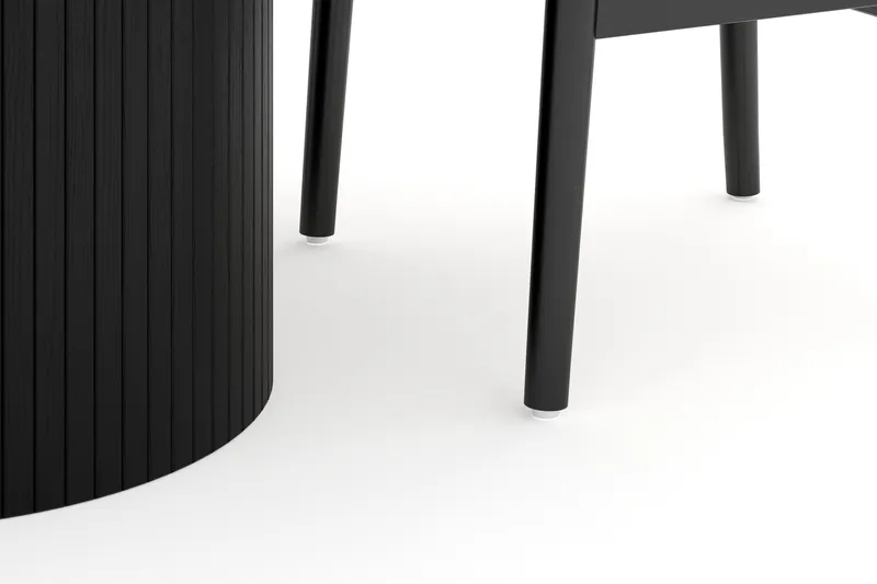 Kopparbo Matgrupp 106 cm Rund med 4 Dastoori Matstol - Svart - Möbler - Bord & matgrupp - Matgrupp