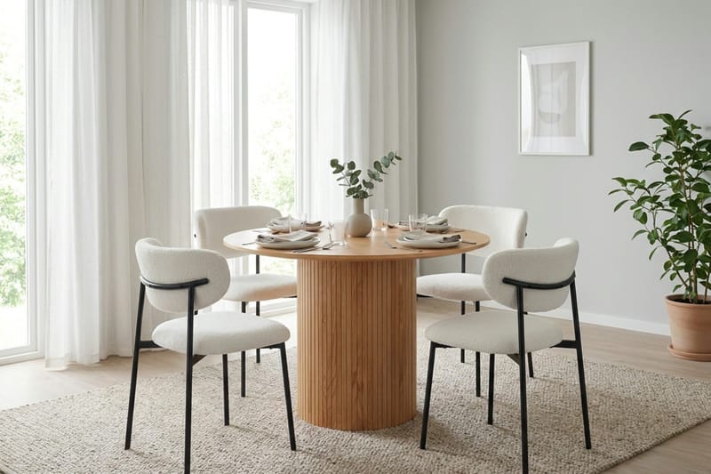 Kopparbo Matgrupp runt 110 cm Ek med 4 Lucy Matstolar - Ek - Möbler - Bord & matgrupp - Matgrupp