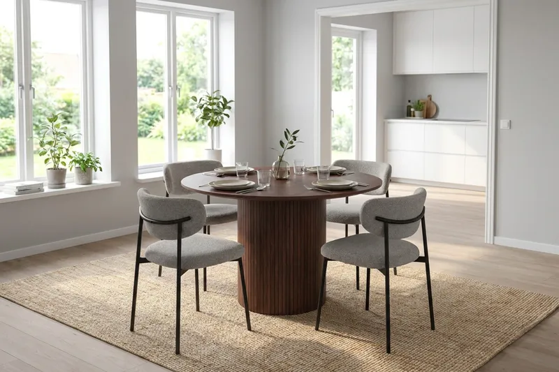 Kopparbo Rund Matgrupp 110 cm – Matbord med 4 Lucy Matstolar i Trä med Valnötsutseende - Brun - Möbler - Bord & matgrupp - Matgrupp