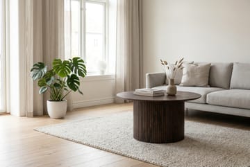 Kopparbo Runt Soffbord 85 cm med Trä- och Valnötsutseende, Ribbad Pelarfot och Tunn Bordsskiva - Brun - Möbler - Bord & matgrupp - Soffbord