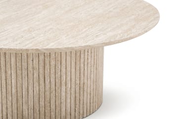 Kopparbo Runt Soffbord 85 cm med Travertinutseende, Ribbad Pelarfot och Tunn Bordsskiva - Beige - Möbler - Bord & matgrupp - Soffbord