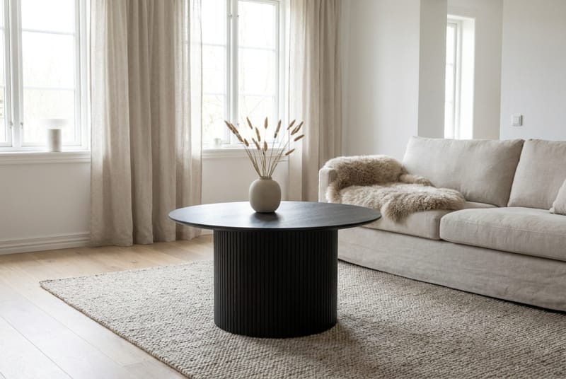 Kopparbo Soffbord Rund 85 cm med tunn bordsskiva - Svartlaserad ek - Möbler - Bord & matgrupp - Soffbord