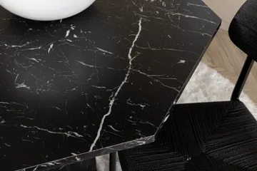 Marbs Matgrupp 110 cm Rund med 4 Polly stolar - Svart - Möbler - Bord & matgrupp - Matgrupp