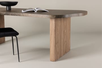 Eleonora Stort Asymmetriskt Matbord 230 cm i Trä med Valnöts- och Marmorutseende - Brun - Möbler - Bord & matgrupp - Matbord & köksbord
