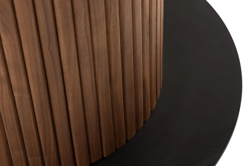 Noira Runt Litet Matbord Valnöt 120 cm - Brun / Ribbad - Möbler - Bord & matgrupp - Matbord & köksbord