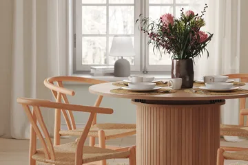 Kopparbo Ljust Runt Matbord 106 cm Förlängningsbart med illäggsskiva - Vitlaserat Ek / Trä - Möbler - Bord & matgrupp - Matbord & köksbord