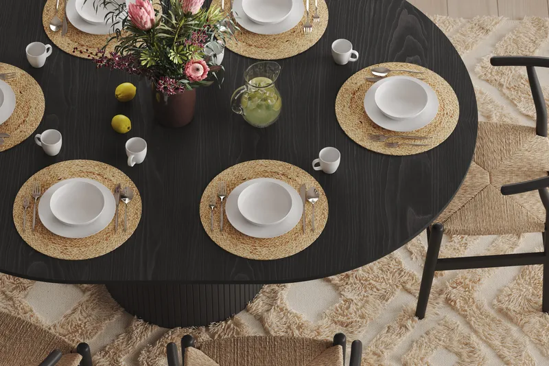 Kopparbo Runt Matbord 130 cm Förlängningsbar med illäggsskiva - Svart Trä / Ribbad - Möbler - Bord & matgrupp - Matbord & köksbord