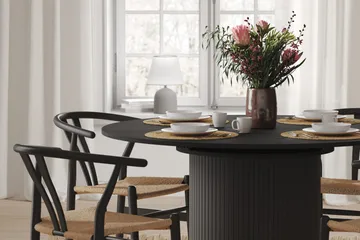 Kopparbo Runt Matbord 130 cm Förlängningsbar med illäggsskiva - Svart Trä / Ribbad - Möbler - Bord & matgrupp - Matbord & köksbord