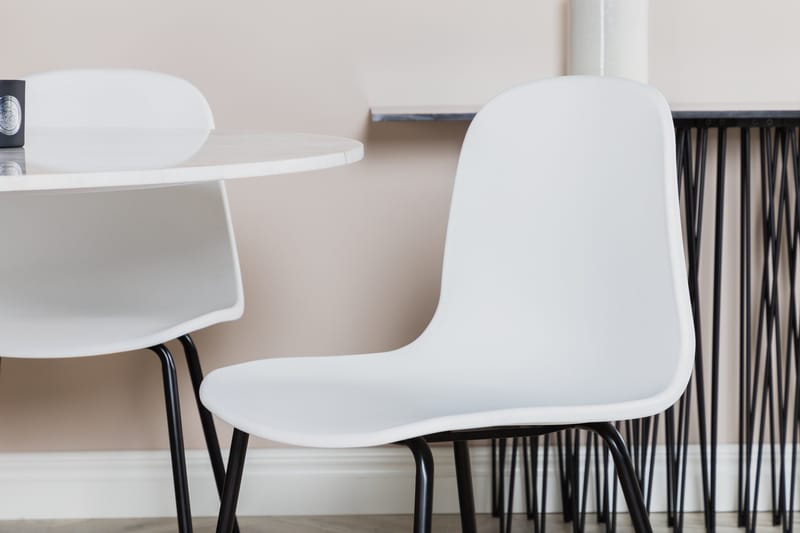 Admira Matgrupp 106 cm Runt Marmor inkl 4 Kullersbro Stolar - Vit/Svart - Möbler - Bord & matgrupp - Matgrupp