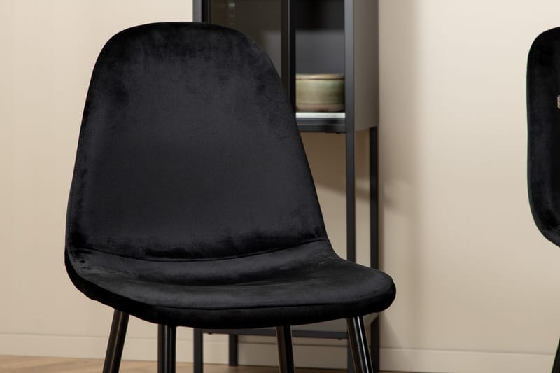 Biana Matgrupp 110 cm Rund inkl 4 Pontus Stolar - Svart - Möbler - Bord & matgrupp - Matgrupp