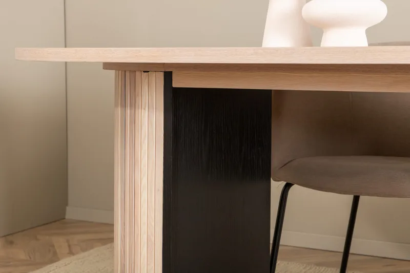 Biana Matgrupp 200 cm Oval inkl 4 Berita Stolar - Beige/Svart - Möbler - Bord & matgrupp - Matgrupp