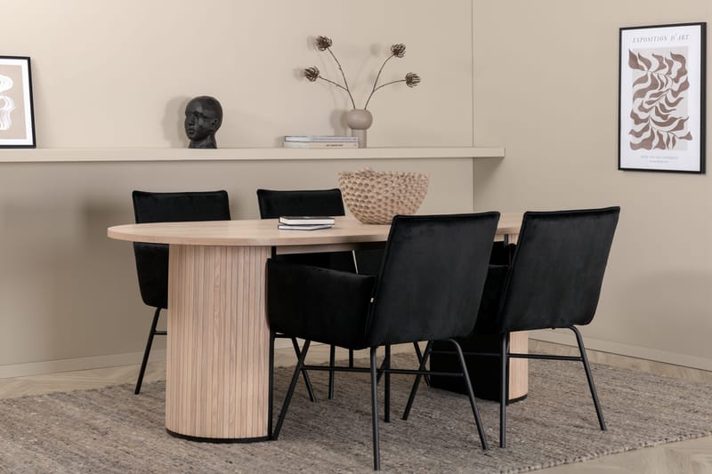 Bianca ovalt matbord med 4st Pippi matstol - Möbler - Bord & matgrupp - Matgrupp