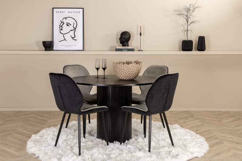 Bianca runt matbord med 4st Emma matstol