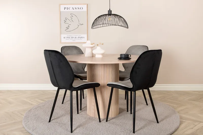 Bianca runt matbord med 4st Emma matstol