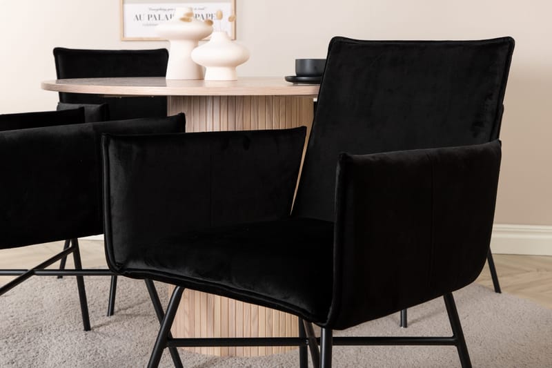 Bianca runt matbord med 4st Pippi matstol - Möbler - Bord & matgrupp - Matgrupp