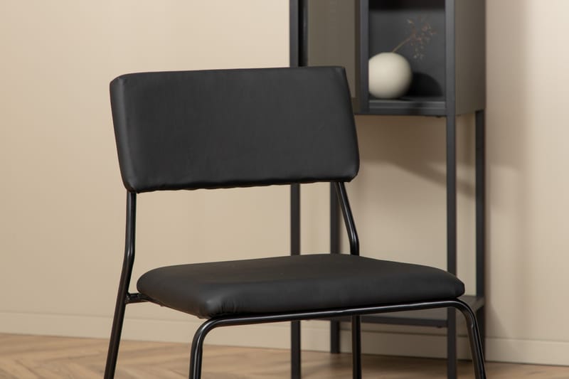 Matgrupp Cinaba 110 cm Rund inkl 4 Kenten Stolar - Svart/Konstläder - Matgrupp